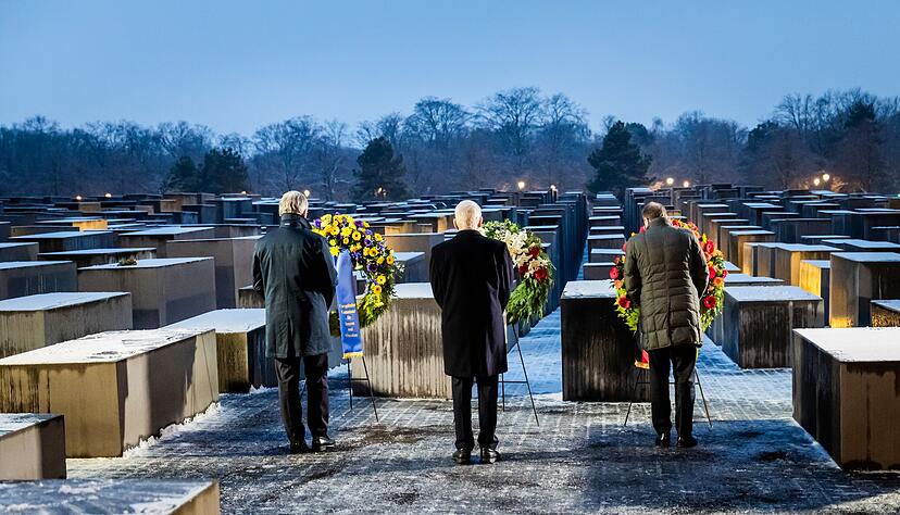 Alexander Dobrindt (r-l, CSU), Bundesinnenminister, Josef Schuster, Präsident des Zentralrates der Juden in Deutschland, und Magnus Brunner, Kommissar für Inneres und Migration der Europäischen Union. Alexander Dobrindt (r-l, CSU), Bundesinnenminister, Josef Schuster, Präsident des Zentralrates der Juden in Deutschland, und Magnus Brunner, Kommissar für Inneres und Migration der Europäischen Union.