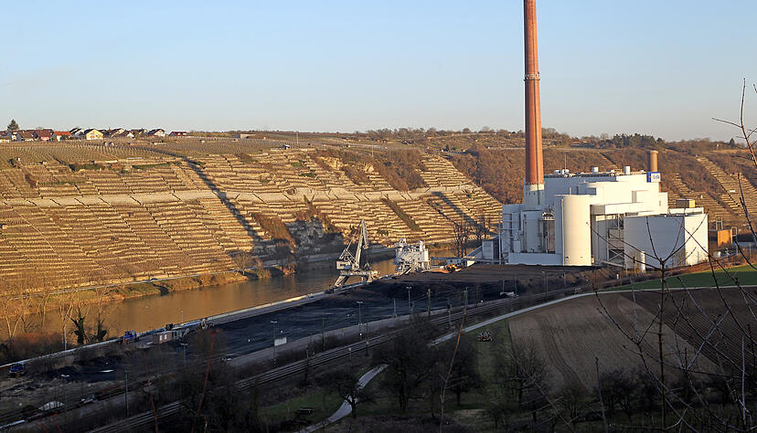 Das Kohlekraftwerk Walheim wird nur noch als Reserve bereitgehalten. Hier will die EnBW künftig Klärschlamm verfeuern.
Foto: Archiv/Veigel