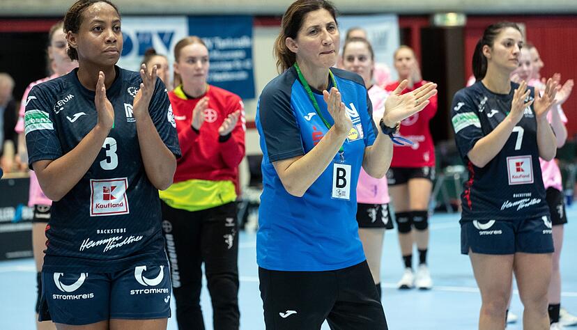 War das Spiel gegen Leverkusen der letzte Auftritt von Tanja Logvin (Mitte) in der Ballei? War das Spiel gegen Leverkusen der letzte Auftritt von Tanja Logvin (Mitte) in der Ballei?