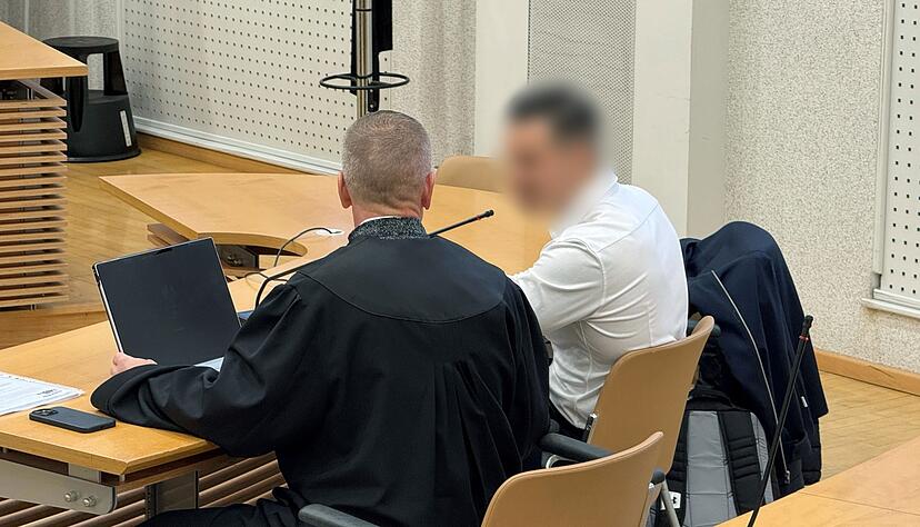 Ein Polizist steht in Mannheim vor Gericht, weil er einem Verdächtigen Marihuana untergeschoben haben soll. Ein Polizist steht in Mannheim vor Gericht, weil er einem Verdächtigen Marihuana untergeschoben haben soll.