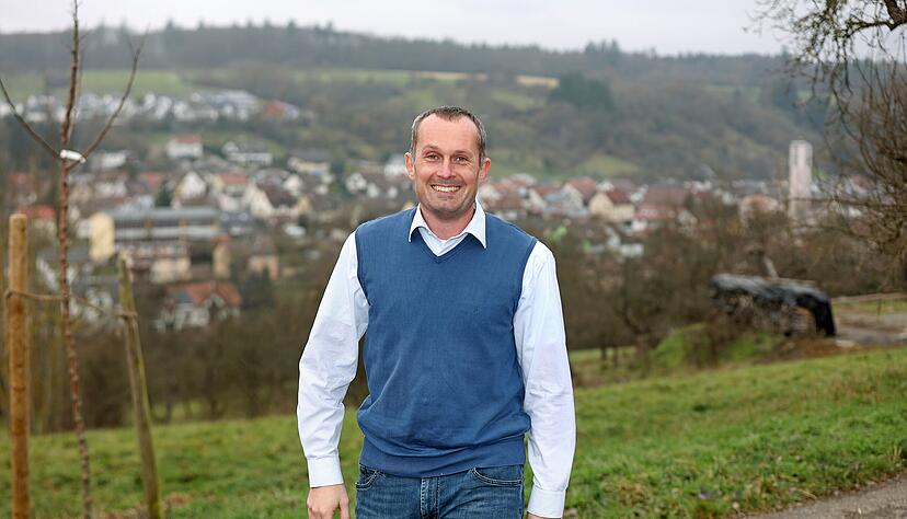 Christoph Hamberger will B&uuml;rgermeister von Neudenau werden, mit seiner Familie wohnt er im Stadtteil Herbolzheim. Bis Ende des Jahres 2022 leitete er im Rathaus das Bauamt, dann kam die Umstrukturierung durch den B&uuml;rgermeister.