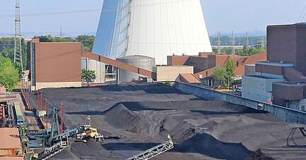 Wann das Kohlekraftwerk Heilbronn abgeschaltet wird, ist noch offen. Die EnBW überlegt aber bereits, dort ein Gaskraftwerk zu installieren.
Foto: Archiv/Sawatzki Wann das Kohlekraftwerk Heilbronn abgeschaltet wird, ist noch offen. Die EnBW überlegt aber bereits, dort ein Gaskraftwerk zu installieren.
Foto: Archiv/Sawatzki