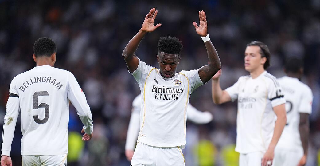 Real Madrid Vin&iacute;cius J&uacute;nior jubelt nach seinem Treffer gegen CD Alaves.
