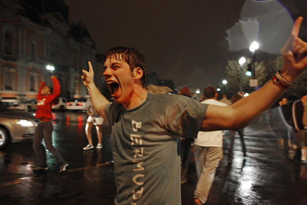 Barack Obama Anh&auml;nger jubeln in der N&auml;he des Wei&szlig;en Hauses