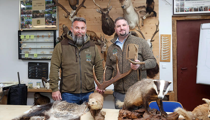 &bdquo;Die Menschen sollen ruhig kritisch sein&ldquo;: Martell G&ouml;rbert (links) und Martin Sch&auml;ffner betreiben in Oedheim die Jagdschule Willenbach.