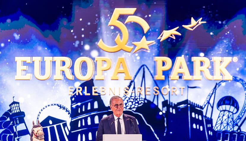 Auch bei seiner Jubil&auml;umsrede immer dabei - der Generalschl&uuml;ssel.