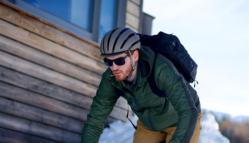 Cool bleiben - auf rutschigen Terrain und: warm bleiben mit der passenden Kleidung.