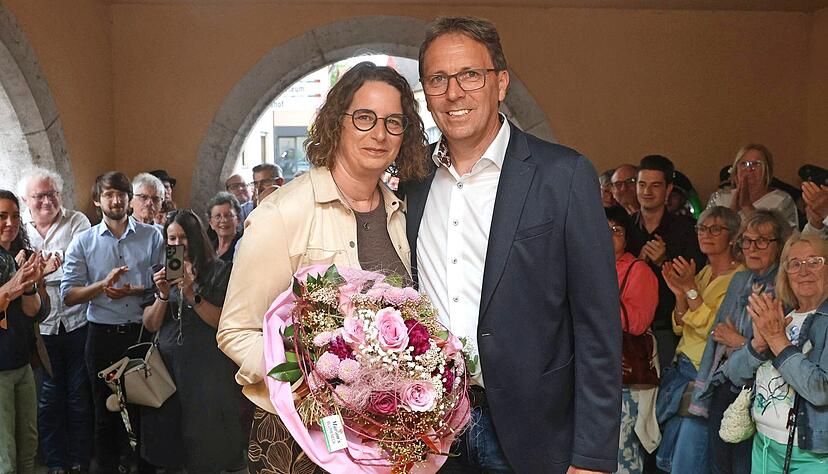 Der neue B&uuml;rgermeister von L&ouml;wenstein Harald Koppenh&ouml;fer und seine Frau Nicole Koppenh&ouml;fer.