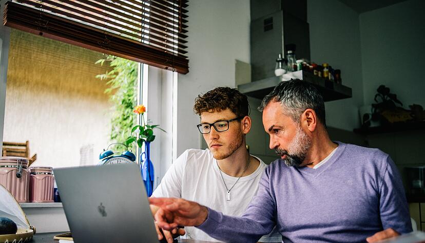 Die Kinder sind bald aus dem Haus? Das wird eine Umstellung für alle Beteiligten, einen positven Einfluss auf die Kfz-Police der Eltern kann das allerdings auch haben. Die Kinder sind bald aus dem Haus? Das wird eine Umstellung für alle Beteiligten, einen positven Einfluss auf die Kfz-Police der Eltern kann das allerdings auch haben.
