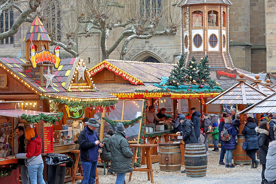 Der Heilbronner Weihnachtsmarkt endet am 22. Dezember 2024. An insgesamt 65 Hütten gibt es Kulinarisches, Handwerkskunst und Geschenkideen für das Weihnachtsfest. Der Heilbronner Weihnachtsmarkt endet am 22. Dezember 2024. An insgesamt 65 Hütten gibt es Kulinarisches, Handwerkskunst und Geschenkideen für das Weihnachtsfest.
