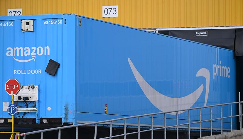 Viel Platz für die Waren: ein Amazon-Container am Dortmunder Logistikzentrum. Viel Platz für die Waren: ein Amazon-Container am Dortmunder Logistikzentrum.