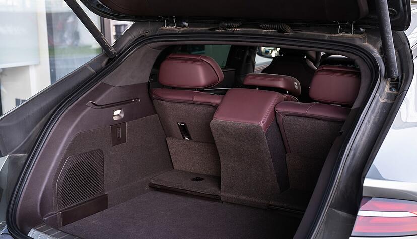 Gibt's was zu n&ouml;rgeln? Der ungeklappte Kofferraum misst relativ durchschnittliche 500 Liter.