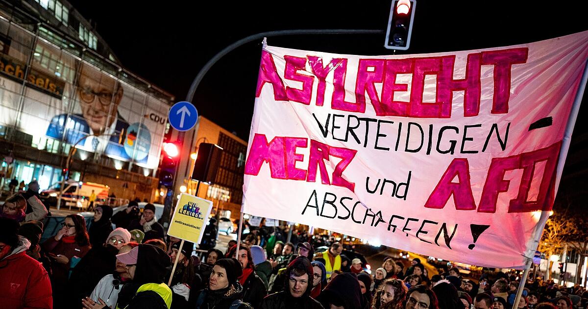 “We are the firewall” - Demonstration against right-wing extremism in ...