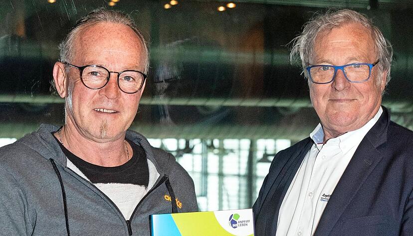 Michael Rumrich (HEC, li.) und Dietmar Pf&auml;hler b&uuml;ndeln Kr&auml;fte.