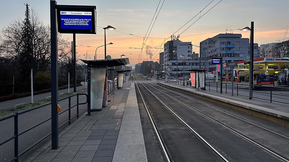 Anfang Februar hatte Verdi zuletzt die Beschäftigten all dieser Unternehmen zu einem ganztägigen Ausstand aufgerufen. Der Bus- und Bahnverkehr wurde damals weitgehend zum Stillstand gebracht.