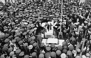 Die Bewährungsprobe, die Klotz als junger OB mit Bravour meisterte: Der Kampf ums Audi-Werk mit dem berühmten Marsch auf Heilbronn.
Foto: Archiv Die Bewährungsprobe, die Klotz als junger OB mit Bravour meisterte: Der Kampf ums Audi-Werk mit dem berühmten Marsch auf Heilbronn.
Foto: Archiv