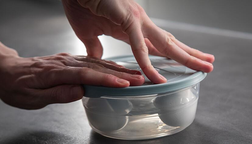 Schritt 2: Mit einem Deckel gut verschlie&szlig;en.