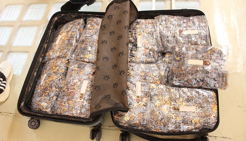 Auf die Puzzle-Freunde warten 27 Puzzles zu je 2000 Teilen.