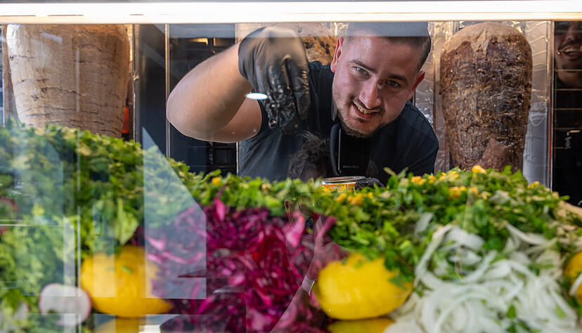 In der Heilbronner Innenstadt hat die etablierte Imbisskette Original Berliner D&ouml;ner wiederer&ouml;ffnet.