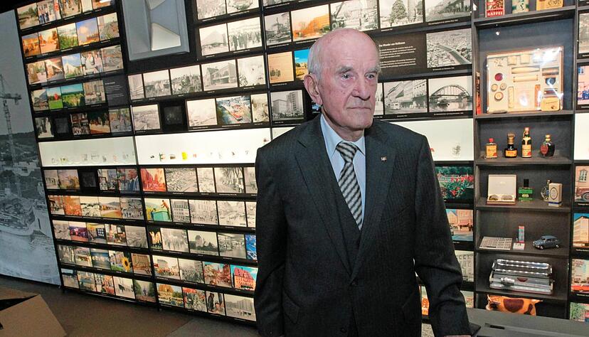 Ein nachdenklicher Otto Rettenmaier 2012 bei der Einweihung des Heilbronner Hauses der Stadtgeschichte, dessen Aufbau er finanziell großzügig unterstützte. Foto: Archiv/Sawatzki Ein nachdenklicher Otto Rettenmaier 2012 bei der Einweihung des Heilbronner Hauses der Stadtgeschichte, dessen Aufbau er finanziell großzügig unterstützte. Foto: Archiv/Sawatzki