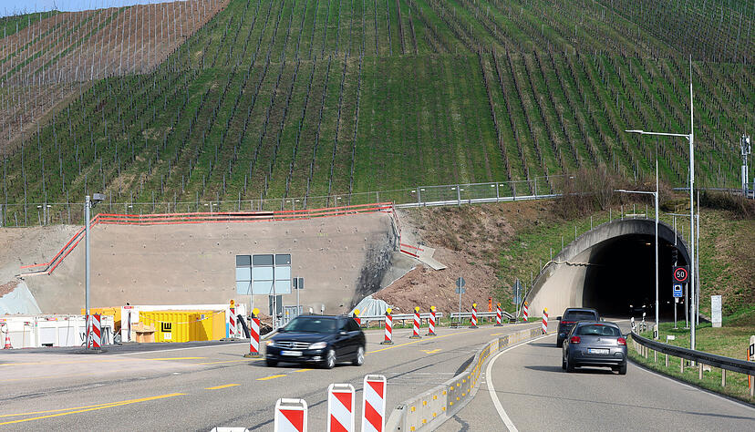 Am Schemelsbergtunnel zwischen Heilbronn und Weinsberg wird ein Rettungsstollen gebaut.
