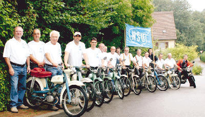 Noch jung ist der Zusammenschluss der Quickly-Freunde Eppingen. Sie kommen aus dem ganzen Kraichgau und planen Ausfahrten abseits der Hauptverkehrsadern. (Fotos: Kinkopf) Noch jung ist der Zusammenschluss der Quickly-Freunde Eppingen. Sie kommen aus dem ganzen Kraichgau und planen Ausfahrten abseits der Hauptverkehrsadern. (Fotos: Kinkopf)