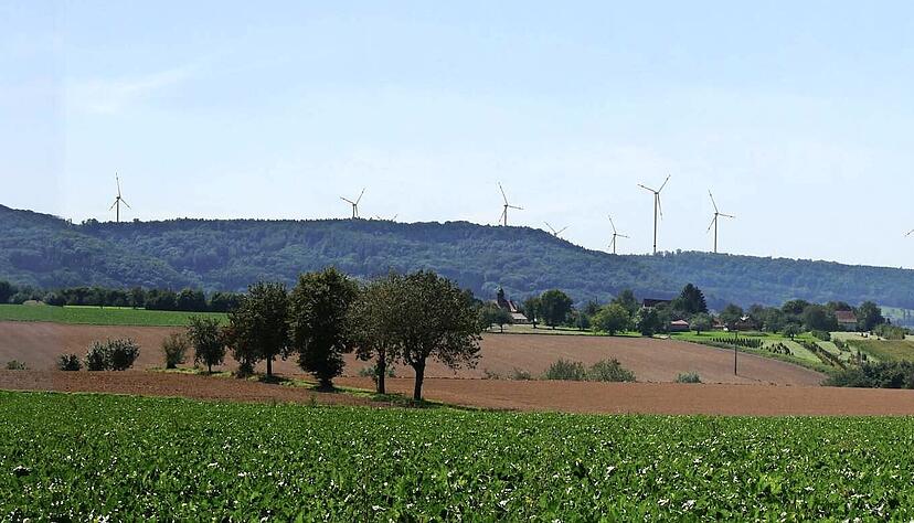 Nicht fünf &minus; aber auch nicht neun: Der Windpark, mit dessen Bau voraussichtlich ab Oktober begonnen werden soll, wird aus sieben Anlagen bestehen.