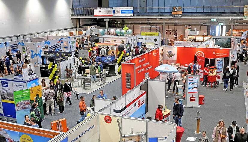 Rund 140 Aussteller haben auf der Messe Bauen, Wohnen & Renovieren ihre Produkte und Dienstleistungen präsentiert. Rund 140 Aussteller haben auf der Messe Bauen, Wohnen & Renovieren ihre Produkte und Dienstleistungen präsentiert.