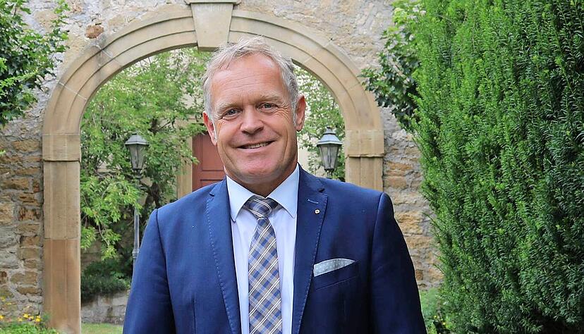 B&uuml;rgermeister Michael Bauer macht gerne Spazierg&auml;nge durch den Schlosspark, um in Ruhe nachzudenken. 
Foto: Armin R&ouml;&szlig;ler