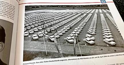 Die Prinzen-Parade zur Auslieferung der Prinz 1000L-Vorführwagen 1964 in Neckarsulm. Eine der vielen besonderen Erinnerungen in der "NSU-Story". Foto: Gleichauf
