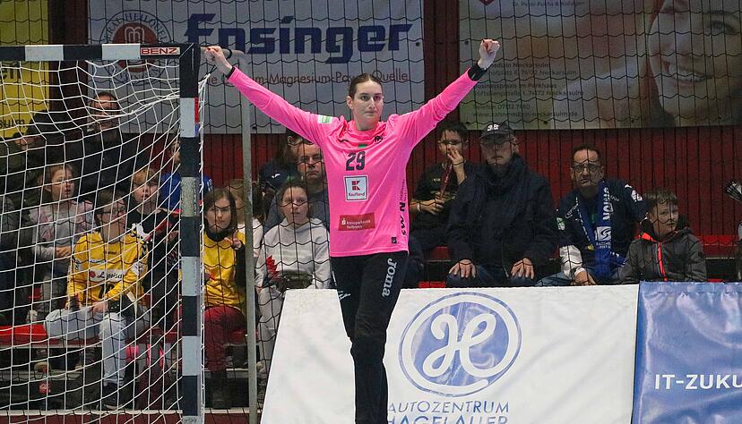 Lena Ivancok wird auch in der nächsten Saison definitiv im Trikot der Sport-Union Neckarsulm jubeln. Lena Ivancok wird auch in der nächsten Saison definitiv im Trikot der Sport-Union Neckarsulm jubeln.