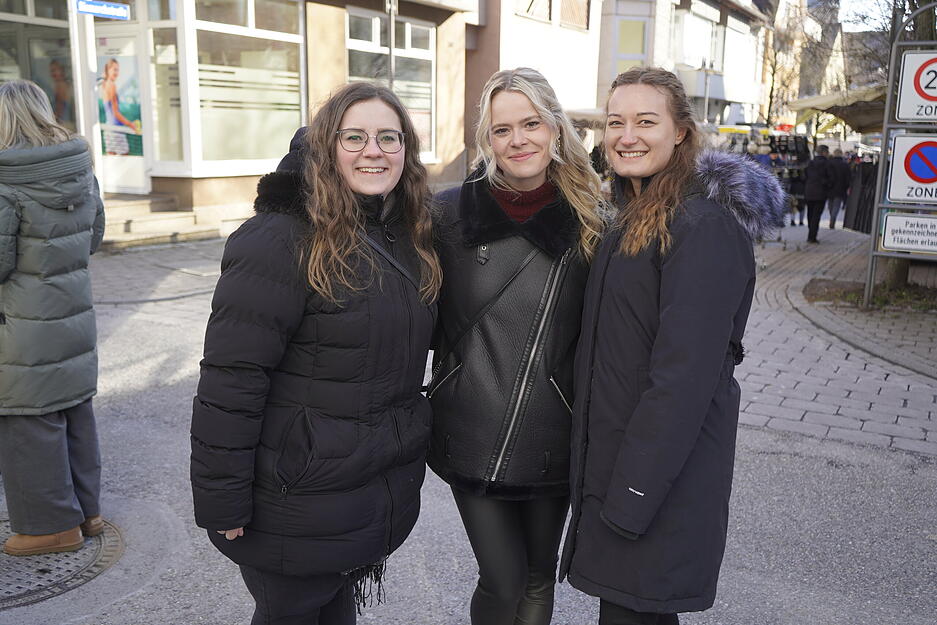 Trotz klirrender K&auml;lte herrscht auf dem &Ouml;hringer Pferdemarkt beste Stimmung.