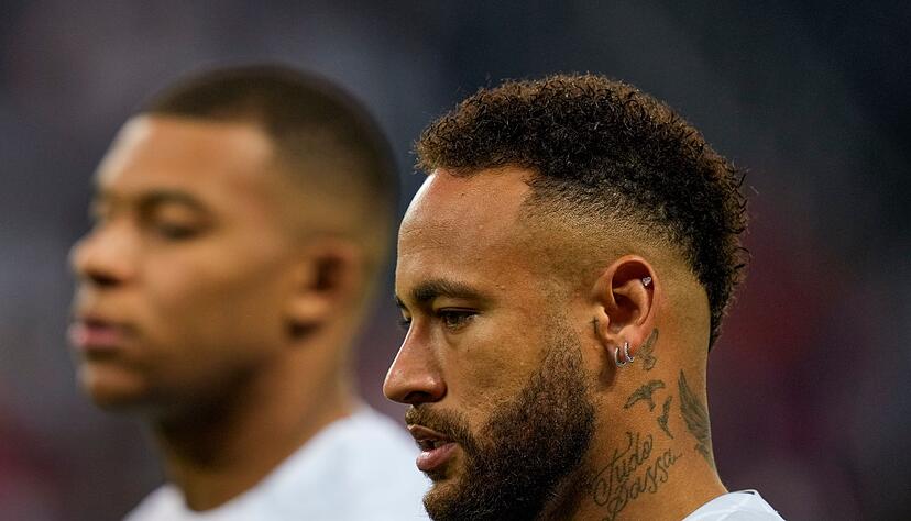Rund 400 Millionen Euro ließ sich PSG Kylian Mbappé (links) und Neymar kosten: Der Titel in der Champions League sprang dafür nicht heraus.