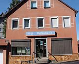 <p>Eine Türe schließt sich, eine andere öffnet sich: Mit dem Weggang der letzten Bank wird Platz gemacht für einen Selbstbedienungsladen mitten in der Ortsmitte. </p> <p>Foto: Stefanie Jani </p>