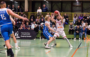 Ganz fit war Heilbronns Vedran Milicevic (rechts) nicht, so dass ihn Spielertrainer Goran Mijic häufig schonte. Dennoch steuerte der Shooting Guard neun Punkte zum Heimsieg gegen die Titans Stuttgart bei.