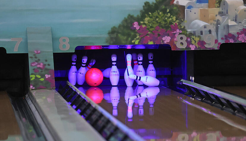 Nur wenige Besucher spielen in den Sommermonaten zu später Stunde. Nur wenige Besucher spielen in den Sommermonaten zu später Stunde.