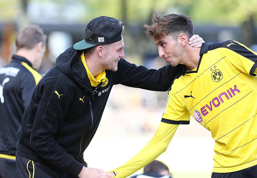 Es folgte der Wechsel zu Borussia Dortmund, wo Karazor in der zweiten Mannschaft eingesetzt wurde.