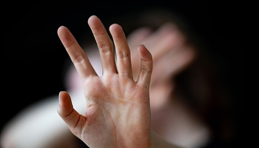 Gewalt gegen Frauen sei ein zunehmendes gesellschaftliches Problem, sagt Michael Kretschmer vom Bundeskriminalamt. (Symbolbild)