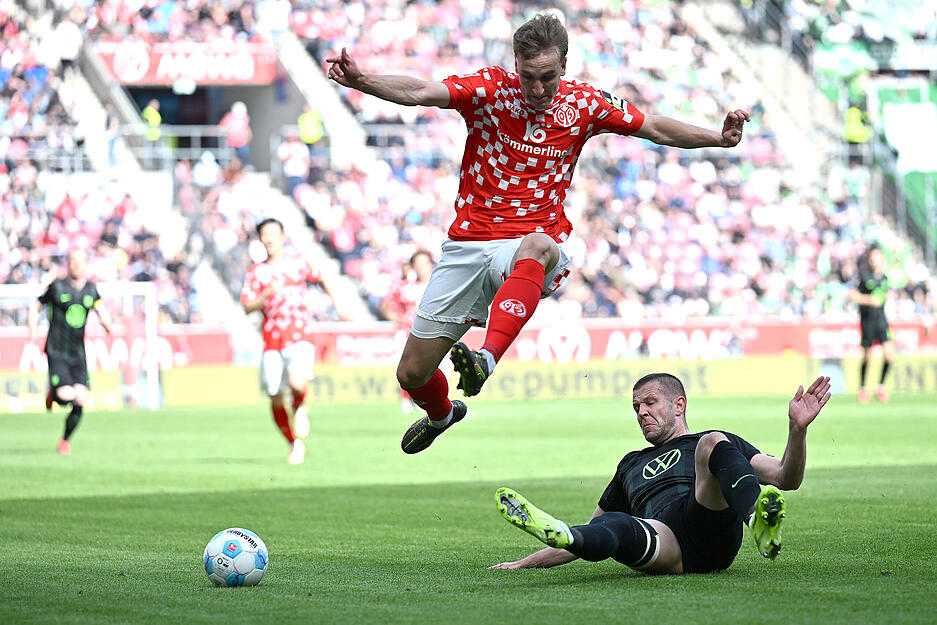 Der VfB Stuttgart ist wohl an Nelson Weiper vom FSV Mainz 05 interessiert.