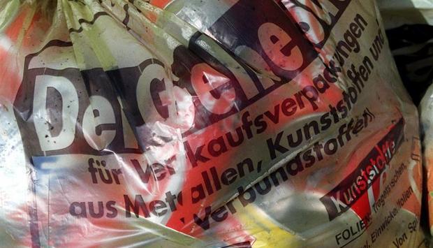 Der Gelbe Sack steht kurz vor dem Aus, die Werkstofftonne kommt. (Archiv)