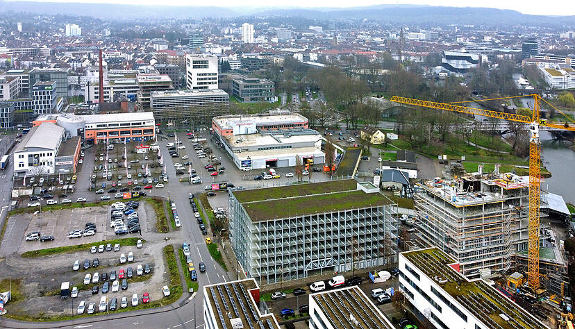 Der Bildungscampus Heilbronn wächst - neue Gebäude entstehen, neue wissenschaftlichen Akteure kommen. Der Bildungscampus Heilbronn wächst - neue Gebäude entstehen, neue wissenschaftlichen Akteure kommen.