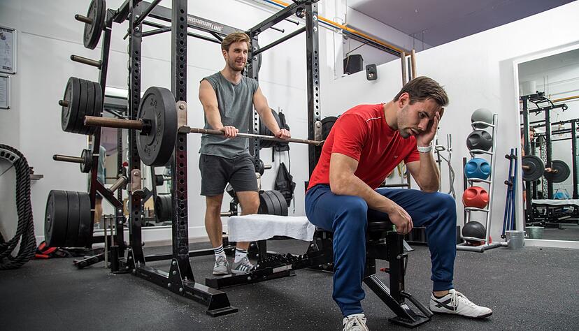Sport lenkt vom Liebeskummer ab? Meist nur anfangs. Besser ist es, sich auch dem Schmerz zu stellen. Sport lenkt vom Liebeskummer ab? Meist nur anfangs. Besser ist es, sich auch dem Schmerz zu stellen.