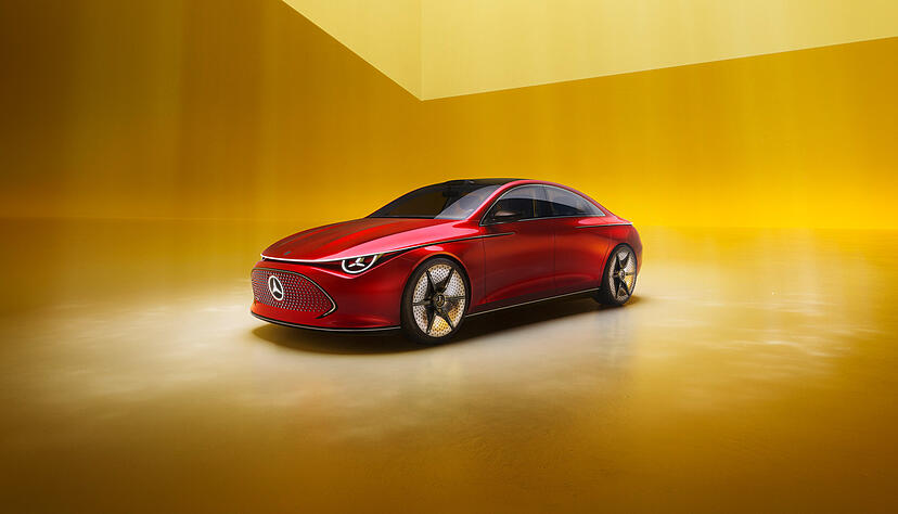 2025 startet der vollelektrische Mercedes CLA, hier noch als Studie zu sehen. Er soll mit einer Akkuf&uuml;llung mindestens 700 Kilometer weit kommen.