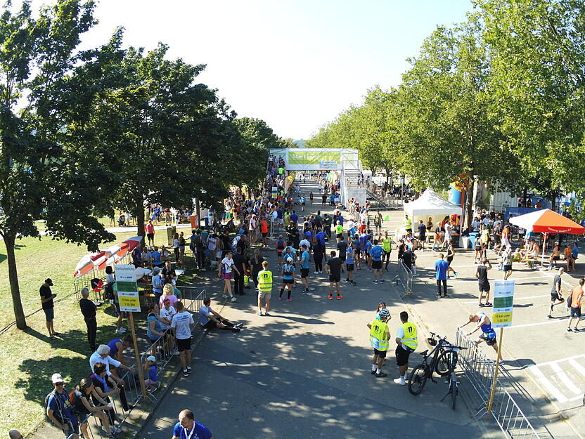 Tausende Läufer starten beim EBM-Papst-Marathon in Niedernhall Tausende Läufer starten beim EBM-Papst-Marathon in Niedernhall