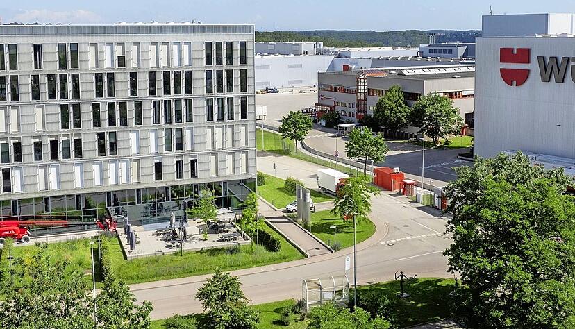 Die Adolf W&uuml;rth GmbH hat zwei der drei Prozesse gegen fristlos gek&uuml;ndigte Betriebsratsmitarbeiter verloren. Ein drittes Urteil steht noch aus.