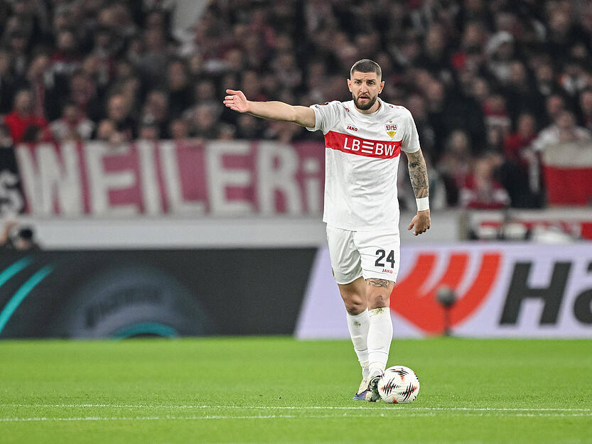 Jeff Chabot: Fast schon hochn&auml;sig war die K&ouml;rpersprache, vor allem aber unn&ouml;tig gef&auml;hrlich der Pass vor dem 0:2. Kam aber besser in die Partie, wurde sicherer und stocherte sogar vor dem vermeintlichen 2:2 den Ball fast ins Tor. Note: 4