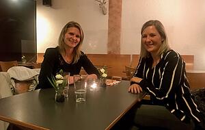 Da sie jeweils in Billigheim und Abstatt wohnen, haben sich die zwei Freundinnen Christina Heck (l.) und Lisa Diemer mittig in der Zelle 18 in Neckarsulm getroffen. Da sie jeweils in Billigheim und Abstatt wohnen, haben sich die zwei Freundinnen Christina Heck (l.) und Lisa Diemer mittig in der Zelle 18 in Neckarsulm getroffen.