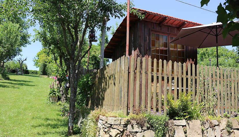 Unerlaubte Bauten: Eine der Hütten, die im Garten von Joachim Schnepf abgerissen werden soll. Foto: Thomas Zimmermann Unerlaubte Bauten: Eine der Hütten, die im Garten von Joachim Schnepf abgerissen werden soll. Foto: Thomas Zimmermann