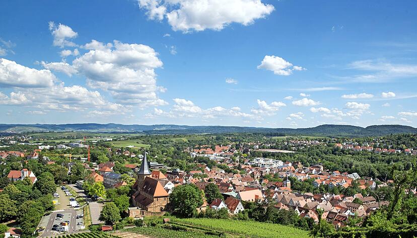 Wo steht die Weibertreustadt Weinsberg mit ihren Teilorten 2035? Auf diese Frage liefert das Stadtentwicklungskonzept Antworten.
Foto: Archiv/Veigel Wo steht die Weibertreustadt Weinsberg mit ihren Teilorten 2035? Auf diese Frage liefert das Stadtentwicklungskonzept Antworten.
Foto: Archiv/Veigel