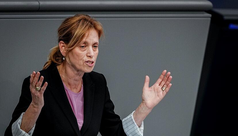 Familienministerin Karin Prien will das Programm &laquo;Demokratie leben!&raquo; neu ausrichten. (Archivbild)